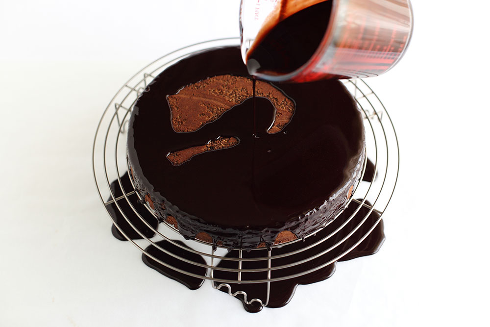 L'Orange - Orange, Chocolate and Almond Cake Step 10