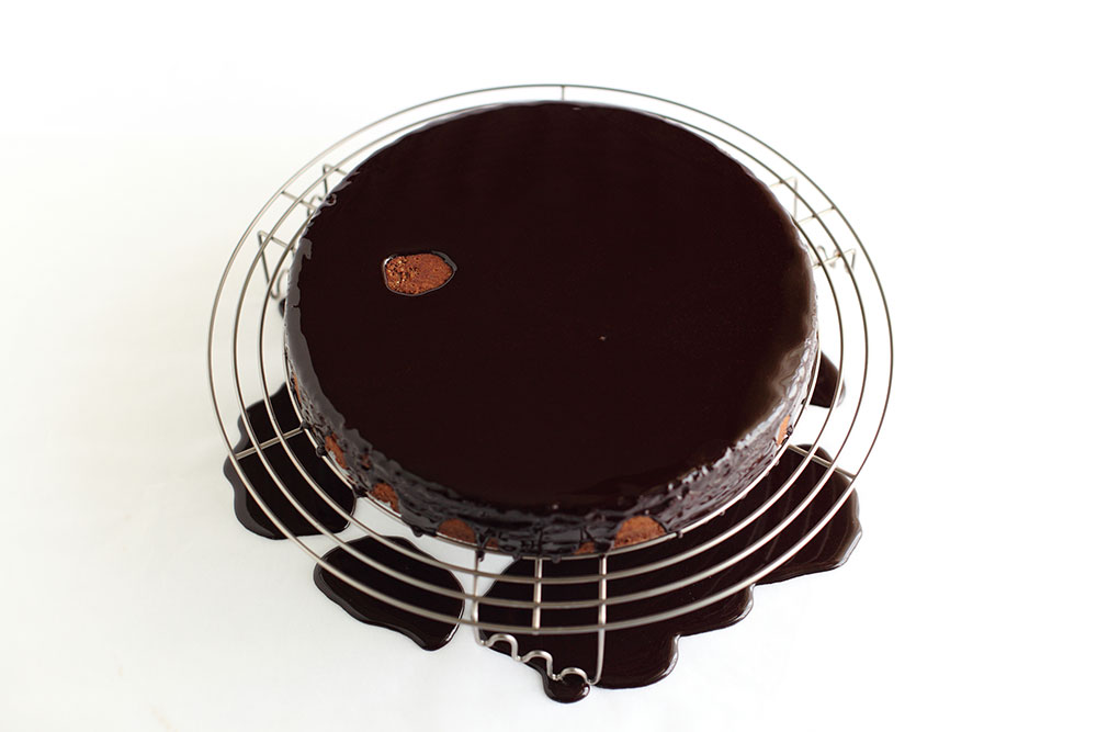 L'Orange - Orange, Chocolate and Almond Cake Step 11
