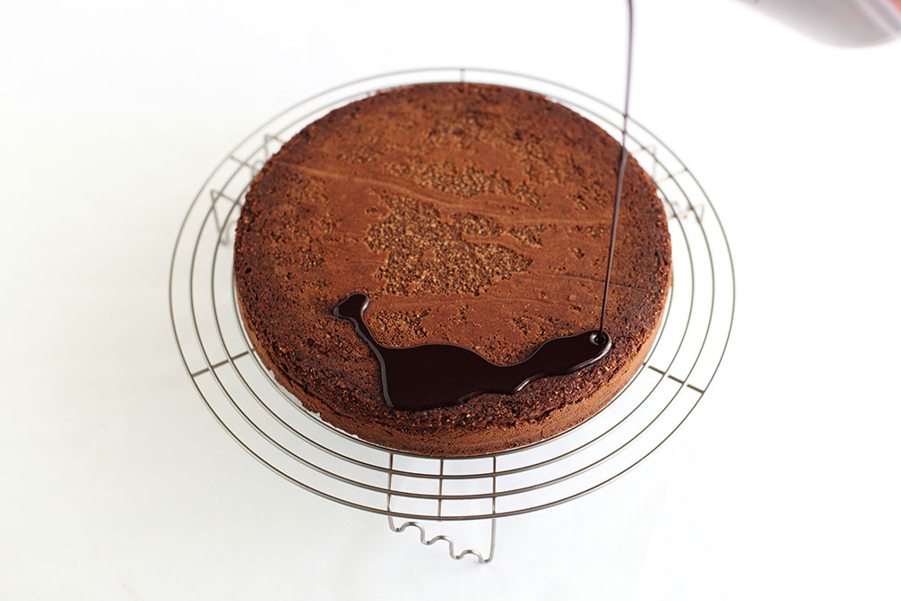 L'Orange - Orange, Chocolate and Almond Cake Step 2