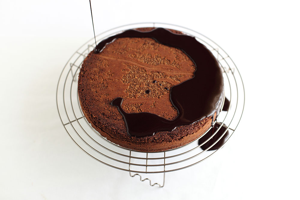 L'Orange - Orange, Chocolate and Almond Cake Step 5
