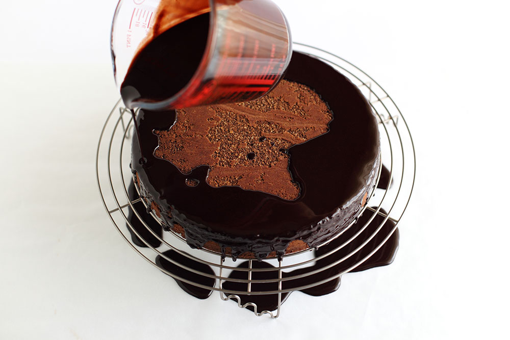 L'Orange - Orange, Chocolate and Almond Cake Step 8
